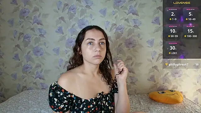 Snapshot of Louise_Lavender chatting on July 30, 2026, 2:43 am Louise Lavender online show from July 30, 2026, 2:43 am