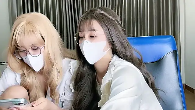 Snapshot of Mono-Stewardesss chatting on March 11, 2025, 12:39 pm Mono-Stewardesss online show from March 11, 2025, 12:39 pm