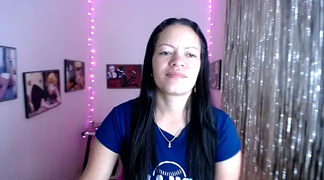 Snapshot of Cristal_w chatting on March 2, 2025, 2:15 pm Cristal w online show from March 2, 2025, 2:15 pm