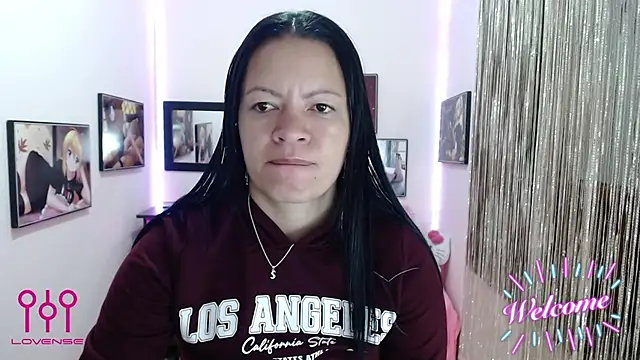 Snapshot of Cristal_w chatting on September 25, 2025, 12:55 pm Cristal w online show from September 25, 2025, 12:55 pm