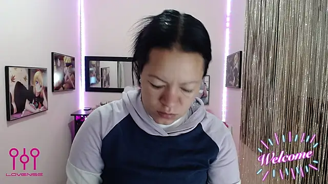 Snapshot of Cristal_w chatting on September 26, 2025, 12:23 pm Cristal w online show from September 26, 2025, 12:23 pm