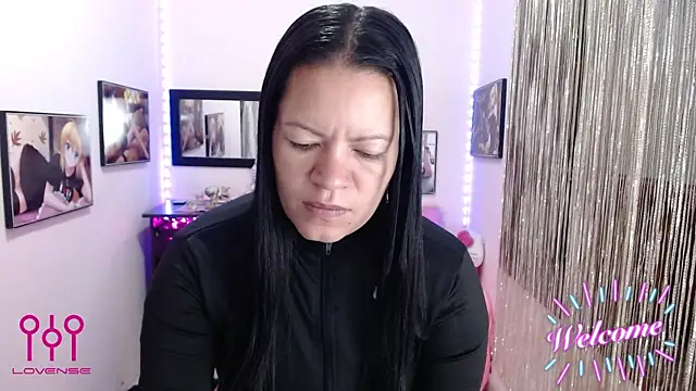 Snapshot of Cristal_w chatting on October 7, 2025, 12:28 pm Cristal w online show from October 7, 2025, 12:28 pm