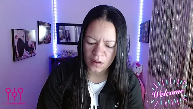 Snapshot of Cristal_w chatting on September 9, 2025, 12:47 pm Cristal w online show from September 9, 2025, 12:47 pm