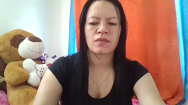 Snapshot of Cristal_w chatting on November 14, 2025, 1:15 pm Cristal w online show from November 14, 2025, 1:15 pm