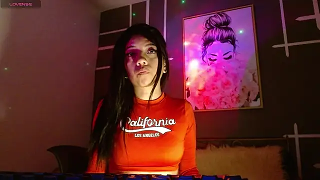 Snapshot of Ey_im_simone chatting on October 7, 2025, 7:59 pm Ey im simone online show from October 7, 2025, 7:59 pm