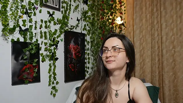 Snapshot of NaughtYHomemadE chatting on October 24, 2025, 8:46 am NaughtYHomemadE online show from October 24, 2025, 8:46 am