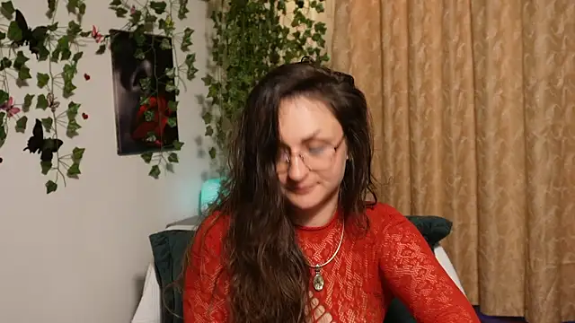 Snapshot of NaughtYHomemadE chatting on September 16, 2025, 12:28 pm NaughtYHomemadE online show from September 16, 2025, 12:28 pm