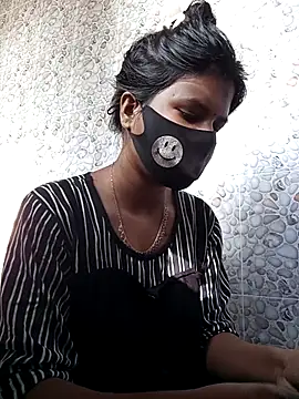 Snapshot of Anusri- chatting on December 14, 2025, 4:29 am Anusri- online show from December 14, 2025, 4:29 am