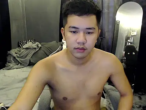 Snapshot of xgregor07 chatting on November 2, 2025, 7:13 am xgregor07 online show from November 2, 2025, 7:13 am