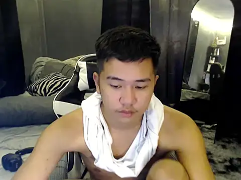 Snapshot of xgregor07 chatting on October 28, 2025, 3:44 pm xgregor07 online show from October 28, 2025, 3:44 pm