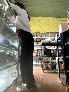 Snapshot of Rosa_998 chatting on December 21, 2025, 12:35 am Rosa 998 online show from December 21, 2025, 12:35 am