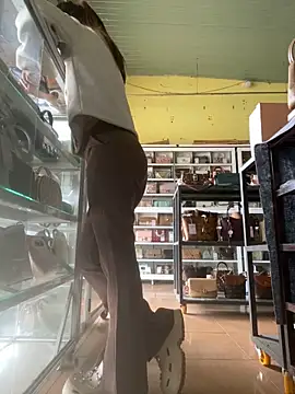 Snapshot of Rosa_998 chatting on December 23, 2025, 1:05 am Rosa 998 online show from December 23, 2025, 1:05 am