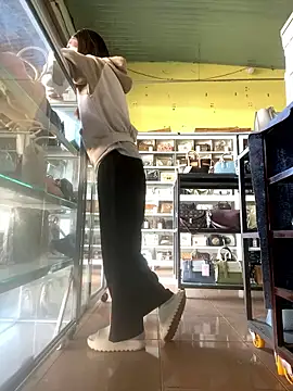 Snapshot of Rosa_998 chatting on January 14, 2026, 2:04 am Rosa 998 online show from January 14, 2026, 2:04 am