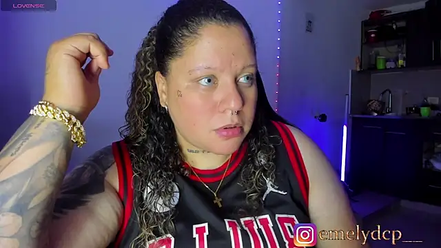 Snapshot of mariana_maze chatting on November 15, 2025, 5:44 am mariana maze online show from November 15, 2025, 5:44 am