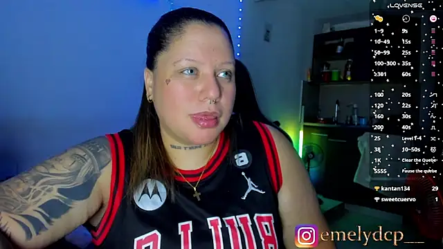 Snapshot of mariana_maze chatting on April 9, 2026, 6:19 am mariana maze online show from April 9, 2026, 6:19 am