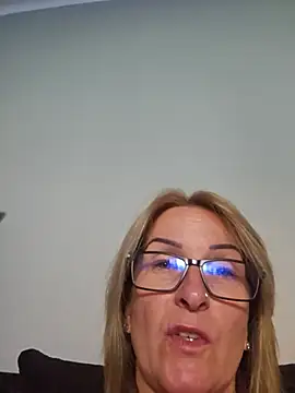Snapshot of Steffi45 chatting on May 29, 2026, 6:19 am Steffi45 online show from May 29, 2026, 6:19 am
