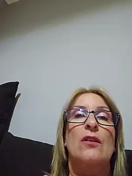 Snapshot of Steffi45 chatting on May 27, 2026, 7:21 pm Steffi45 online show from May 27, 2026, 7:21 pm