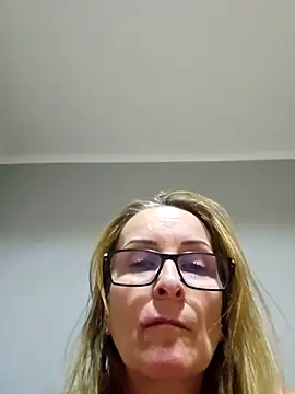 Snapshot of Steffi45 chatting on December 2, 2025, 1:35 pm Steffi45 online show from December 2, 2025, 1:35 pm