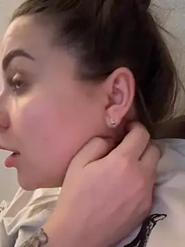 ellie ssexy online show from March 1, 2026, 9:15 pm