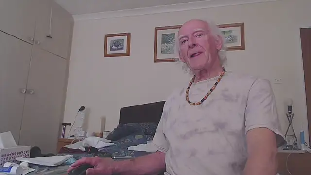 Snapshot of WaverlyKernow chatting on March 18, 2025, 1:44 pm WaverlyKernow online show from March 18, 2025, 1:44 pm