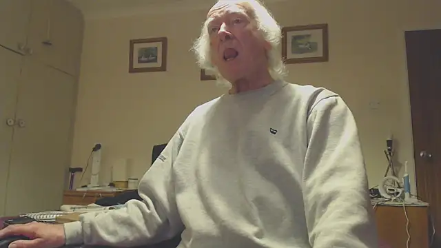Snapshot of WaverlyKernow chatting on February 2, 2025, 3:28 pm WaverlyKernow online show from February 2, 2025, 3:28 pm