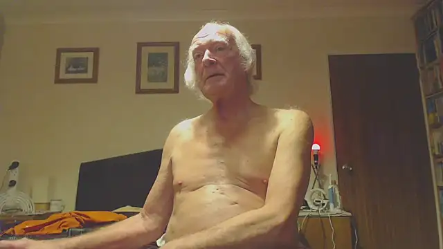 Snapshot of WaverlyKernow chatting on January 26, 2025, 11:39 am WaverlyKernow online show from January 26, 2025, 11:39 am