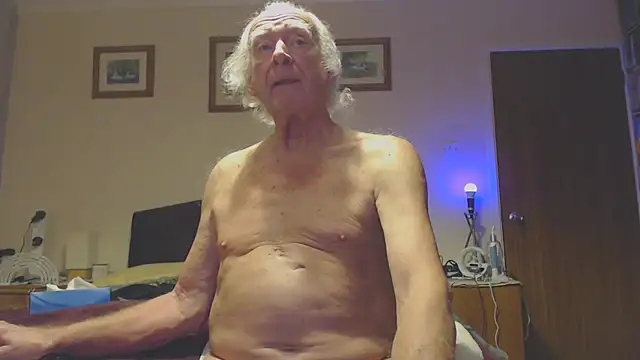 Snapshot of WaverlyKernow chatting on January 20, 2025, 7:58 am WaverlyKernow online show from January 20, 2025, 7:58 am