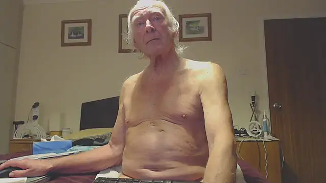 Snapshot of WaverlyKernow chatting on January 20, 2025, 2:57 pm WaverlyKernow online show from January 20, 2025, 2:57 pm