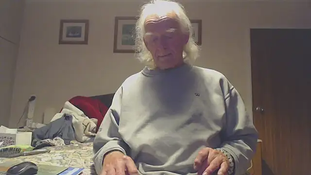 Snapshot of WaverlyKernow chatting on September 13, 2025, 9:26 pm WaverlyKernow online show from September 13, 2025, 9:26 pm