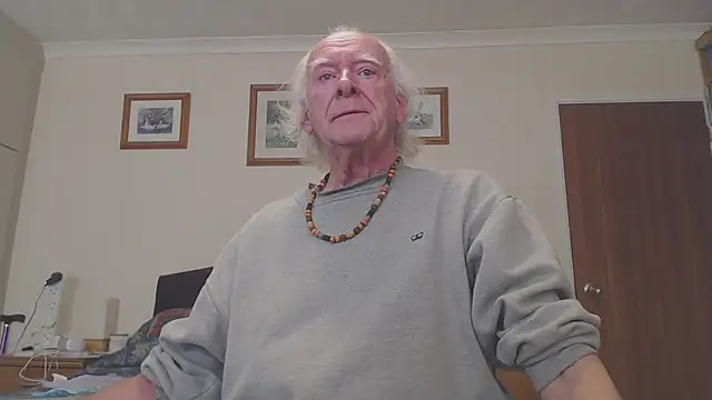 Snapshot of WaverlyKernow chatting on March 3, 2025, 2:17 pm WaverlyKernow online show from March 3, 2025, 2:17 pm