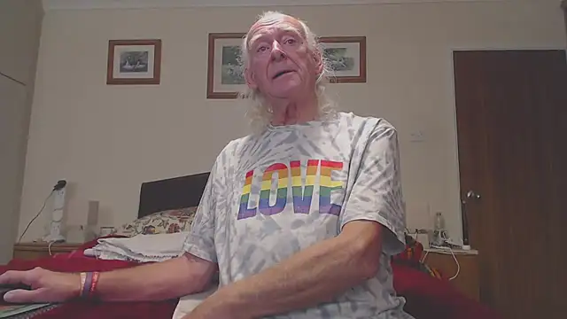 WaverlyKernow online show from November 23, 2025, 2:05 pm