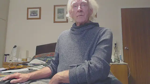 Snapshot of WaverlyKernow chatting on March 1, 2025, 8:56 am WaverlyKernow online show from March 1, 2025, 8:56 am