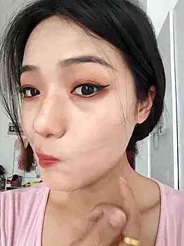 Ti amo UU online show from April 12, 2026, 5:44 am