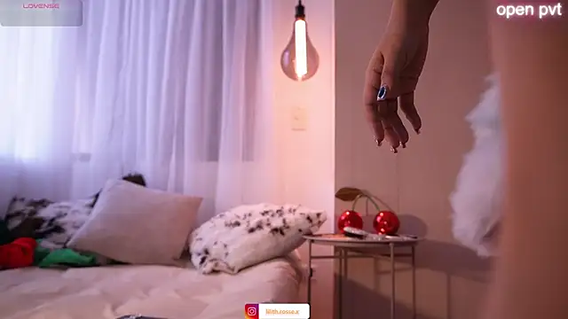 lilith  rosse online show from December 2, 2025, 11:45 am