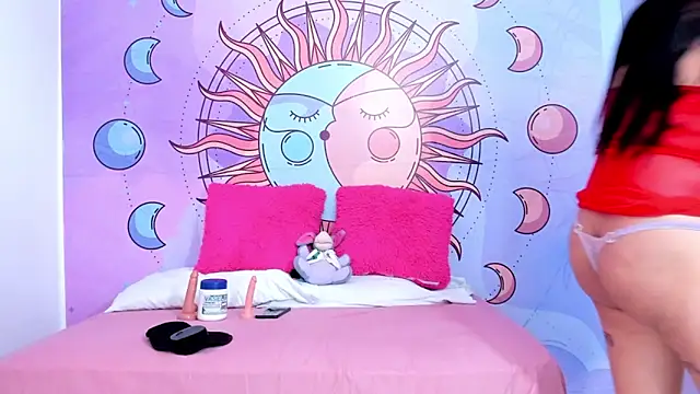 Snapshot of luna_hoott chatting on February 2, 2026, 7:13 pm luna hoott online show from February 2, 2026, 7:13 pm