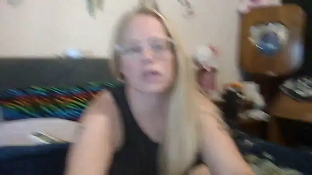 Snapshot of Toybox13_Pika chatting on October 22, 2025, 3:44 pm Toybox13 Pika online show from October 22, 2025, 3:44 pm