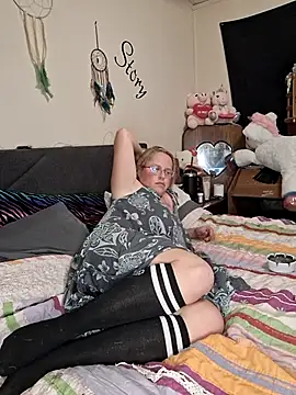 Snapshot of Toybox13_Pika chatting on September 14, 2025, 11:27 pm Toybox13 Pika online show from September 14, 2025, 11:27 pm