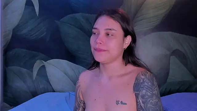 Snapshot of sweett_dirty chatting on December 15, 2025, 12:22 pm sweett dirty online show from December 15, 2025, 12:22 pm