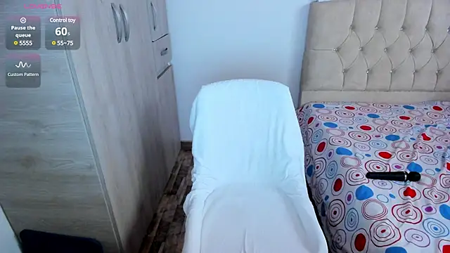 Snapshot of emily1_ chatting on February 28, 2025, 10:28 pm emily1 online show from February 28, 2025, 10:28 pm