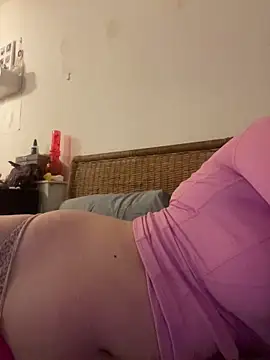 chunliklk online show from April 13, 2026, 8:57 pm