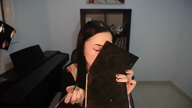 Snapshot of Windy_butterfly chatting on October 3, 2025, 4:52 pm Windy butterfly online show from October 3, 2025, 4:52 pm