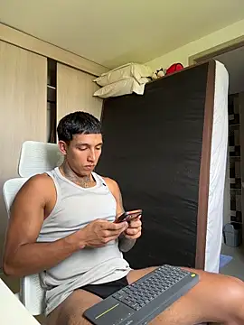 Snapshot of sendfer chatting on May 6, 2026, 7:18 pm sendfer online show from May 6, 2026, 7:18 pm
