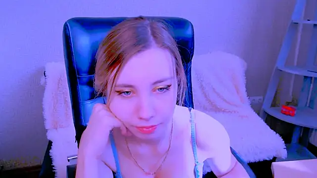 Snapshot of AliceFire_ chatting on November 15, 2025, 8:51 am AliceFire online show from November 15, 2025, 8:51 am