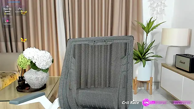 Snapshot of _Joliie_ chatting on June 30, 2026, 7:30 am Joliie online show from June 30, 2026, 7:30 am