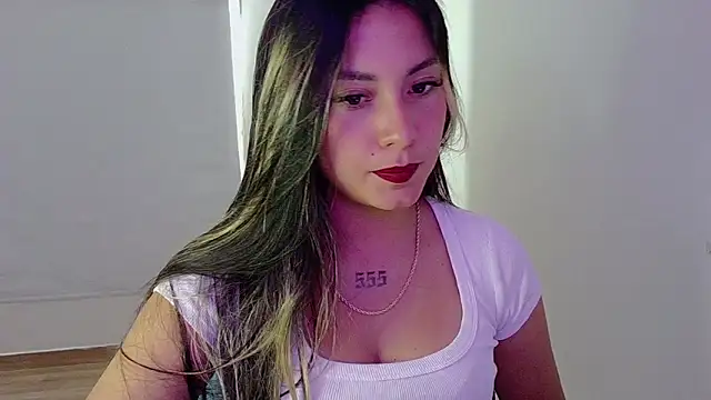 Lia 14  online show from February 2, 2026, 8:19 pm