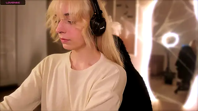 Eli Llie online show from November 4, 2025, 8:34 pm