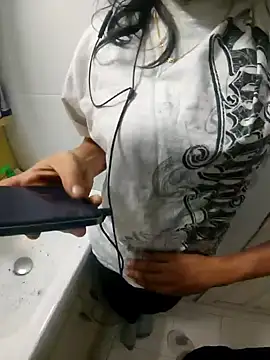 Snapshot of SuupaStar chatting on December 29, 2024, 9:41 pm SuupaStar online show from December 29, 2024, 9:41 pm
