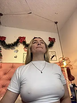 antonella87 online show from December 15, 2025, 9:42 pm