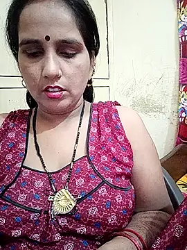 Snapshot of reemacouple007 chatting on October 15, 2025, 8:22 am reemacouple007 online show from October 15, 2025, 8:22 am