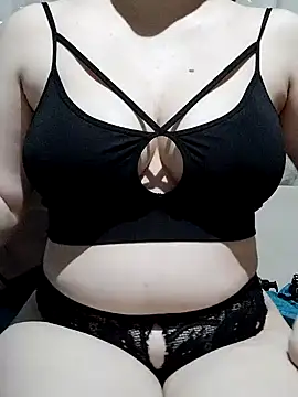 Elaa Su online show from December 3, 2024, 8:33 pm